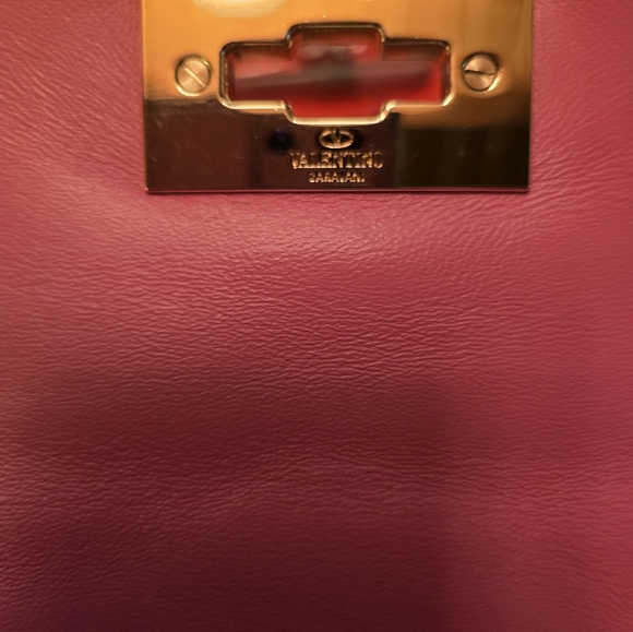 Valentino Garavani Pink Nappa with Chain Roman Stud Large Shoulder Bag - Picture 8 of 9